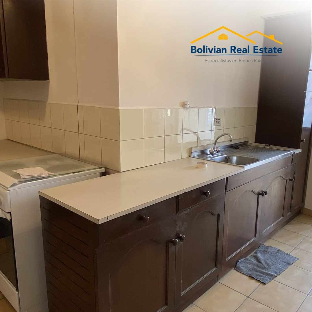 Departamento en VentaDEPARTAMENTO DE 2 DORMITORIOS EN VENTA SOBRE LA AV. ARCE 2 dormitorios 2 baños 1 parqueos Foto 7