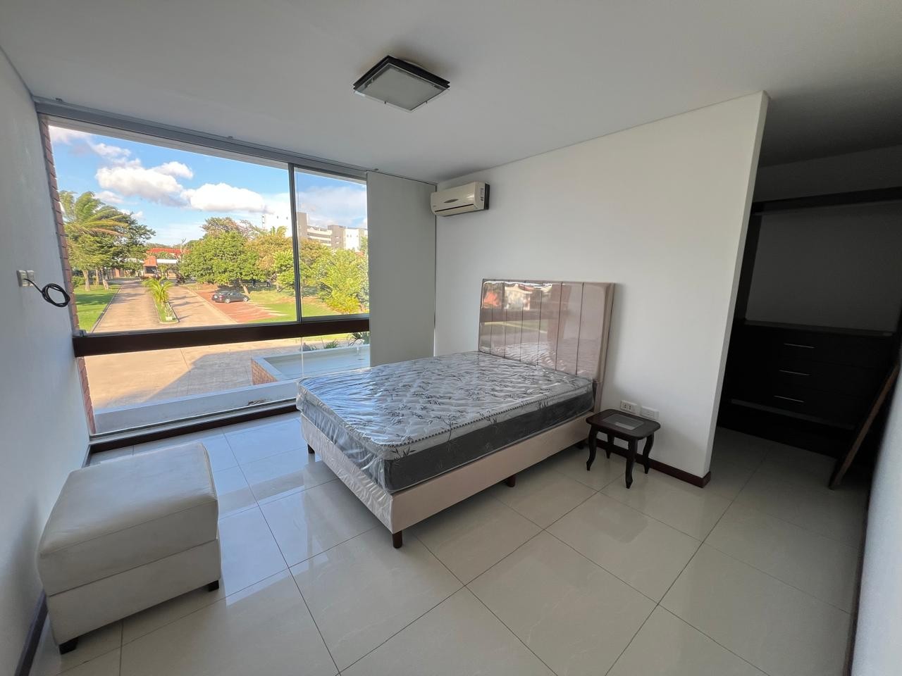 En Alquiler a $us 1,800 Foto 11