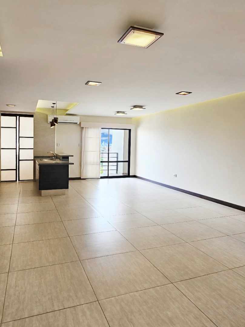Departamento en Barrio Urbari en Santa Cruz de la Sierra 3 dormitorios 2 baños 1 parqueos Foto 12