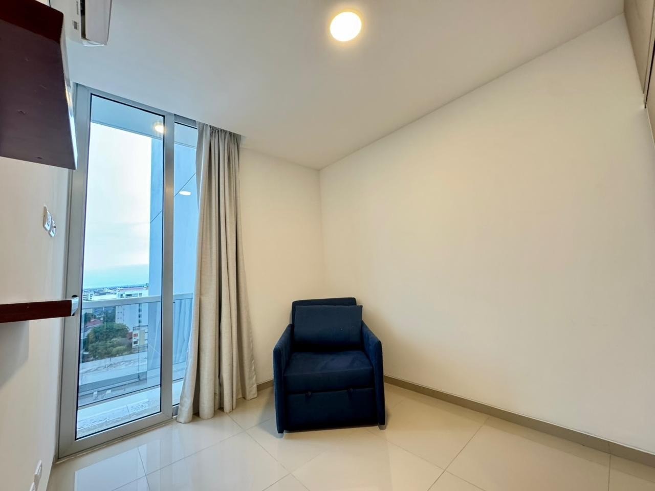 Departamento en Entre 2do y 3er anillo Oeste en Santa Cruz de la Sierra 2 dormitorios 2 baños  Foto 4