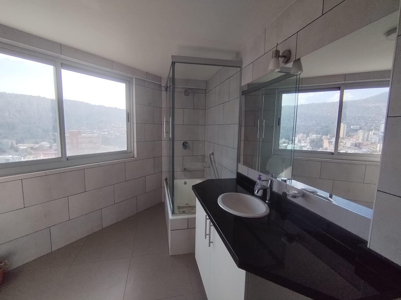 Departamento en Sopocachi en La Paz 3 dormitorios 4 baños 1 parqueos Foto 5