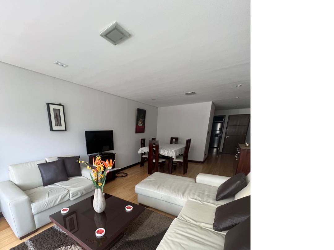 Departamento en AlquilerCalle 10 de calacoto avenida principal  3 dormitorios 3 baños 1 parqueos Foto 1