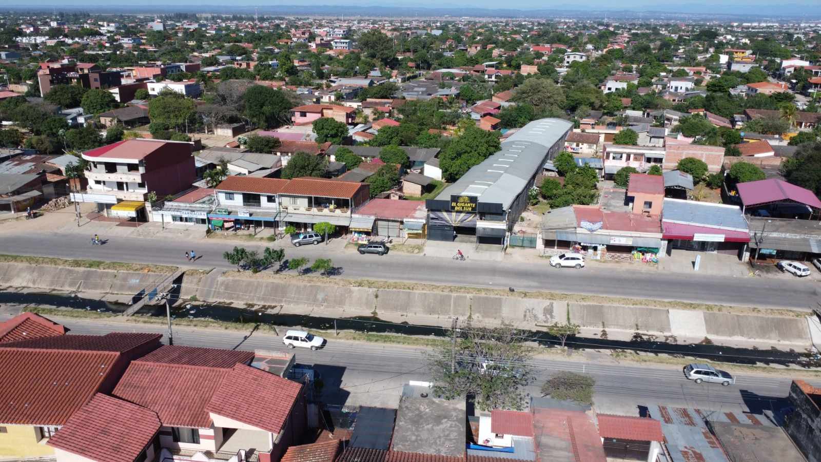 Galpón SOBRE AVENIDA NUEVO PALMAR ENTRE 6 Y 7 ANILLO ZONA SUT¿R Foto 3