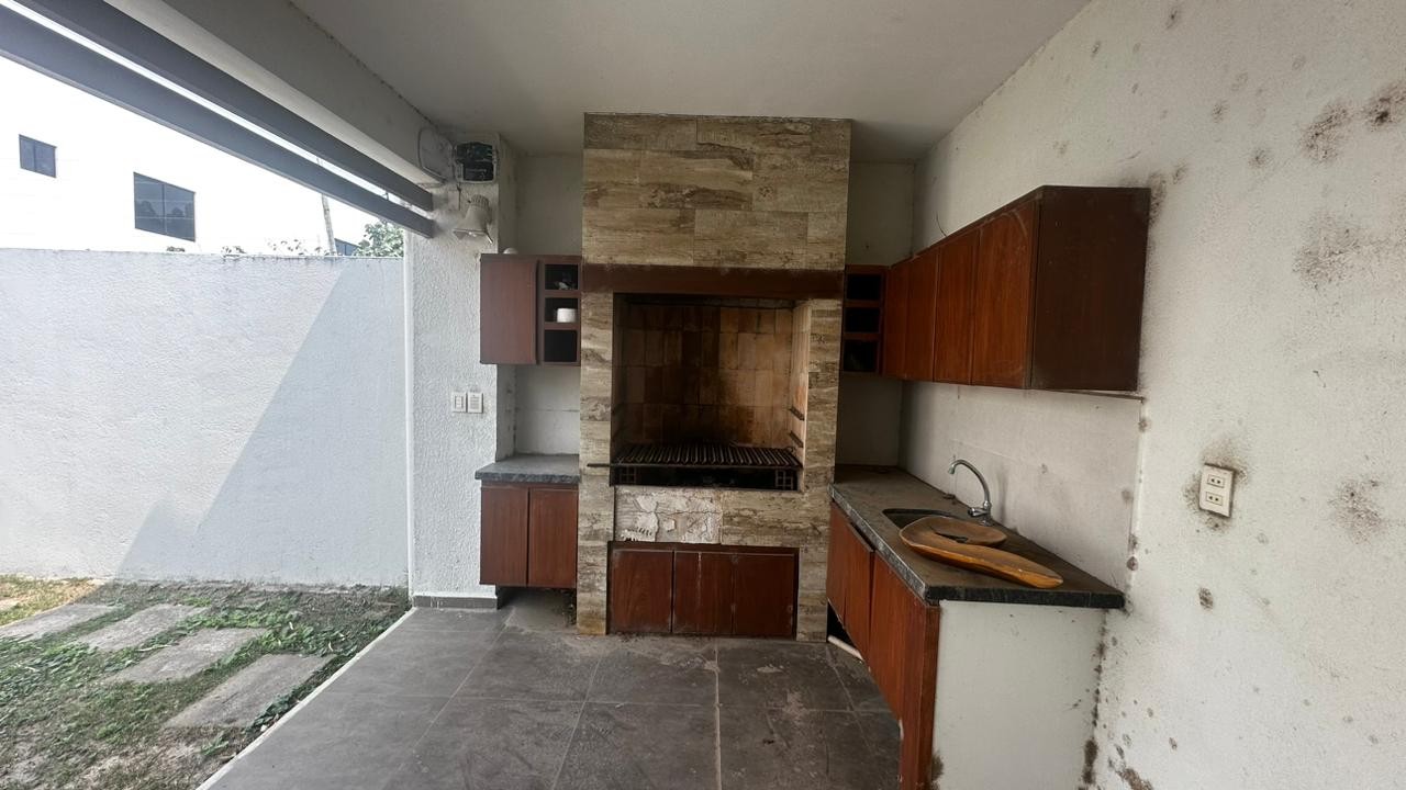 Casa en Entre 7mo y 8vo anillo Norte en Santa Cruz de la Sierra 3 dormitorios 3 baños 2 parqueos Foto 9