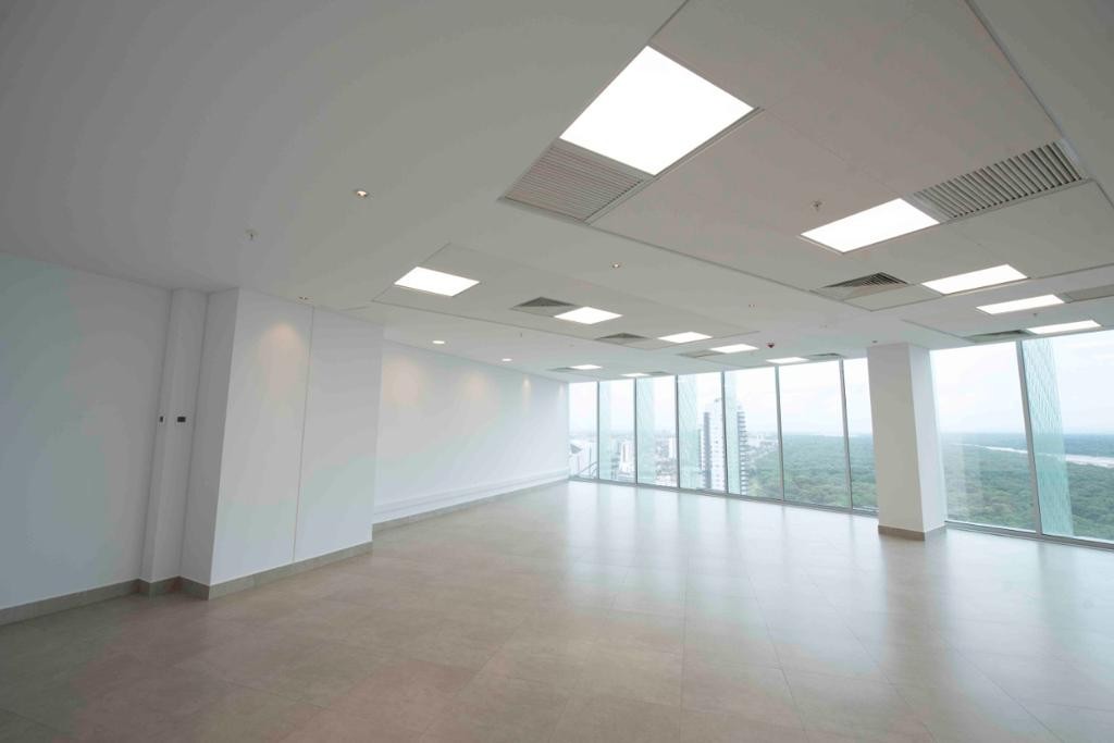 Oficina en Equipetrol en Santa Cruz de la Sierra 1 dormitorios 1 baños  Foto 12