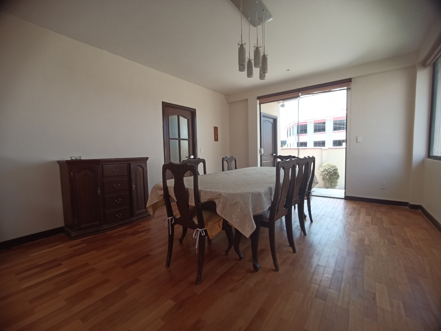 Casa en VentaACHUMANI LOMAS DE ACHUMANI  3 dormitorios 4 baños 2 parqueos Foto 5