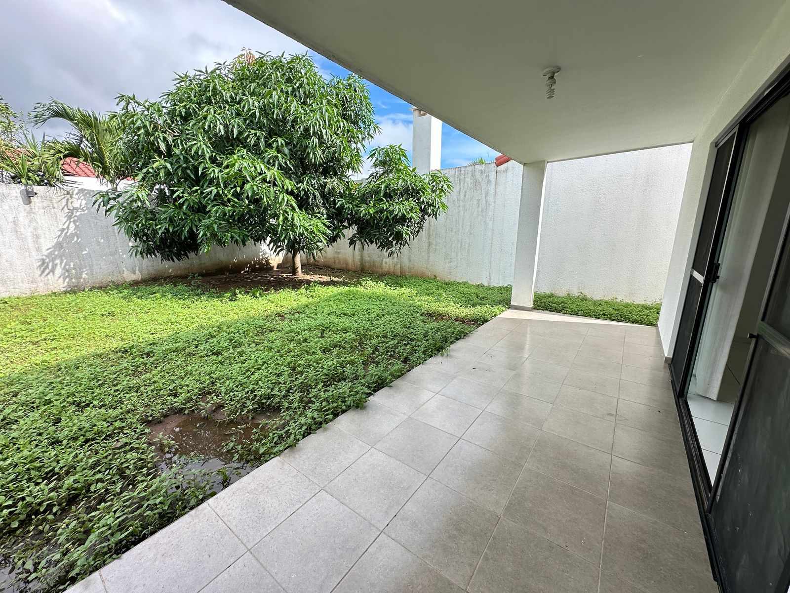 Casa en Entre 7mo y 8vo anillo Norte en Santa Cruz de la Sierra 3 dormitorios 2 baños 1 parqueos Foto 5