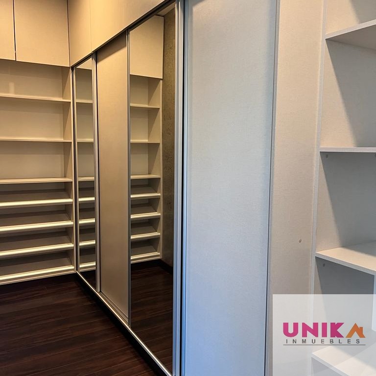 Departamento en Alquiler🏢 LUJOSO DEPARTAMENTO CON TODAS LAS COMODIDADES EQUIPADO Y AMOBLADO Y HERMOSAS VISTAS EN ALQUILER, CALACOTO. Foto 12