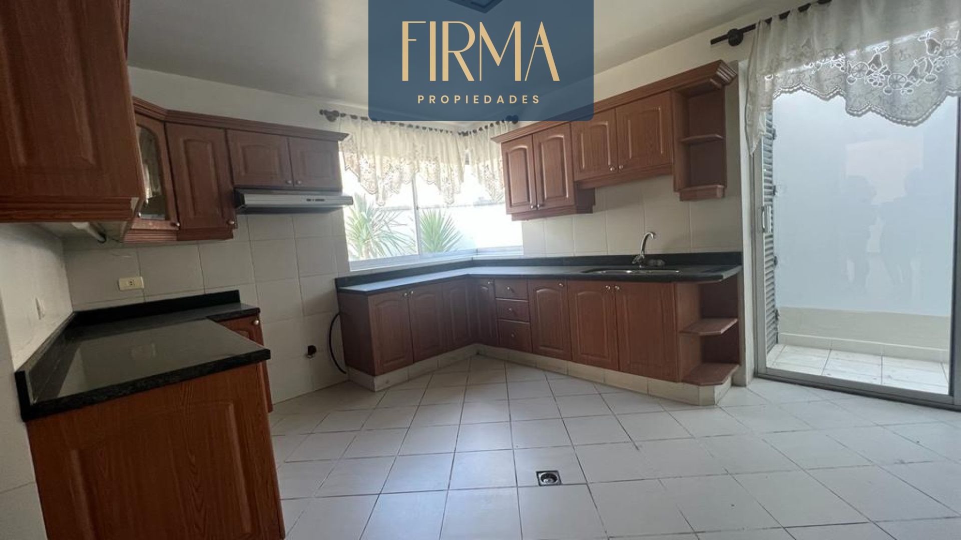 En Alquiler a $us 1,500 Foto 5