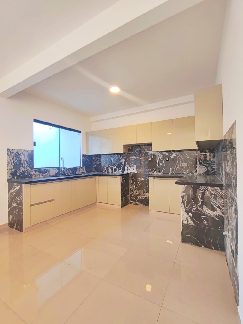 Casa en VentaZONA OESTE
AV. Piraí y Rad. 17½
Casa Independiente  3 dormitorios 3 baños 2 parqueos Foto 9