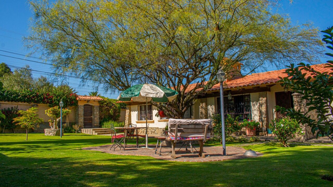 Casa en Tiquipaya en Cochabamba 7 dormitorios 7 baños 10 parqueos Foto 9