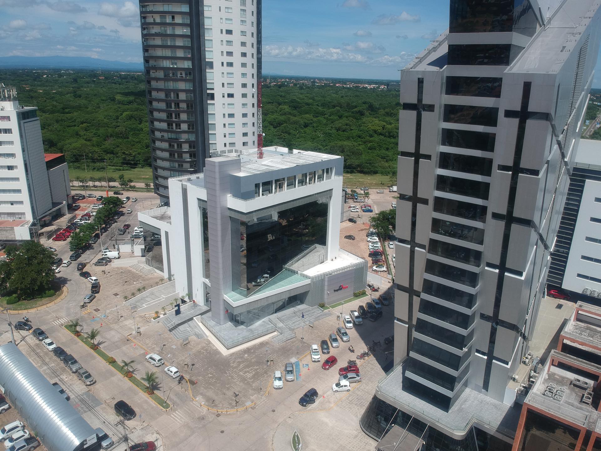 Oficina en AlquilerTorre ITC Tropical Tours  1 dormitorios 2 baños 1 parqueos Foto 12