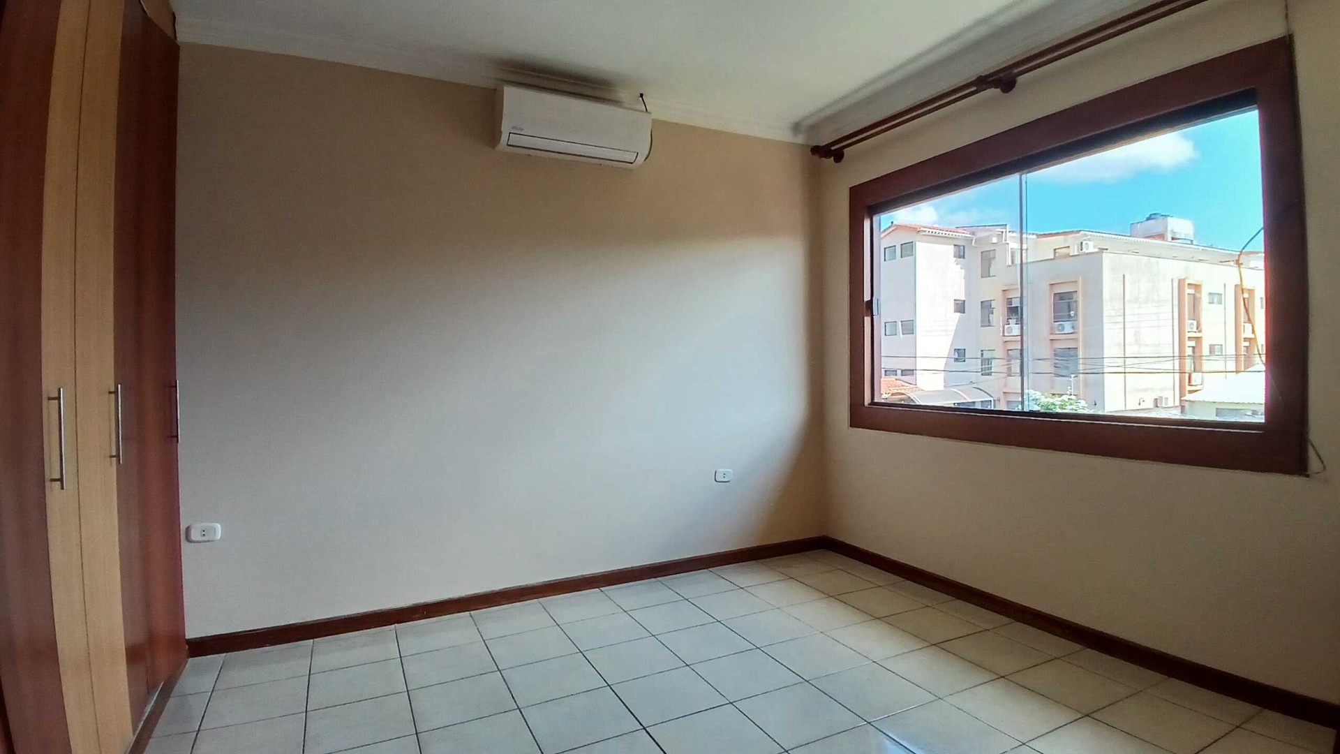 Casa 📍 Ubicación: 5º Anillo – Entre Alemana y 2 de Agosto Foto 7