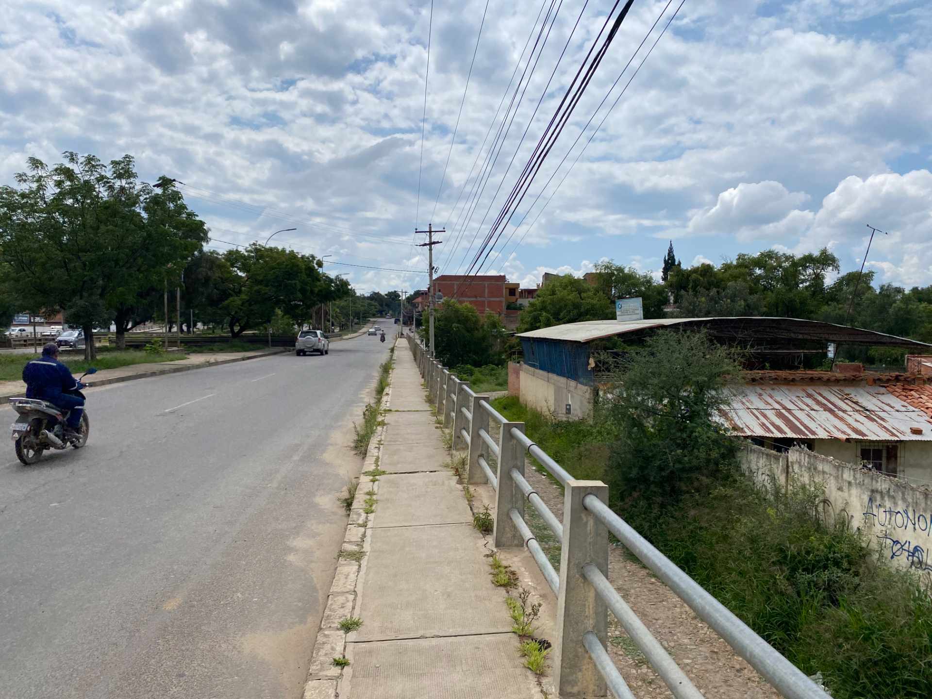 Terreno Av. Jaime Paz en plena esquina Automovil Club  Foto 2