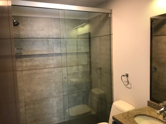 Departamento en AlquilerTorres Solaris, entre Avenidas Piraí & Roca y Coronado, próximo al 4to. Anillo.  2 dormitorios 2 baños 1 parqueos Foto 12