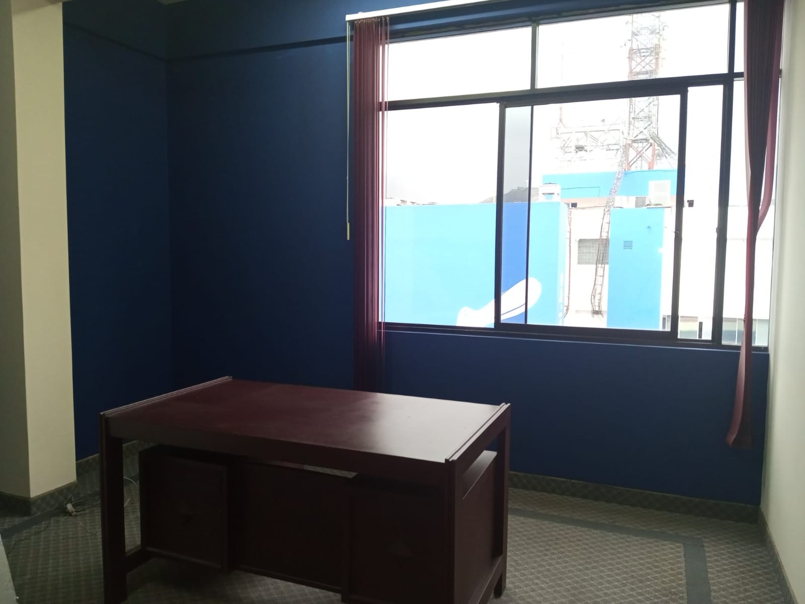 Oficina en Anticrético$US.10.000.- ANTICRETICO OFICINA + BAÑO SUP. 32M2 AV. AYACUCHO Y HEROINAS CORREO Foto 1