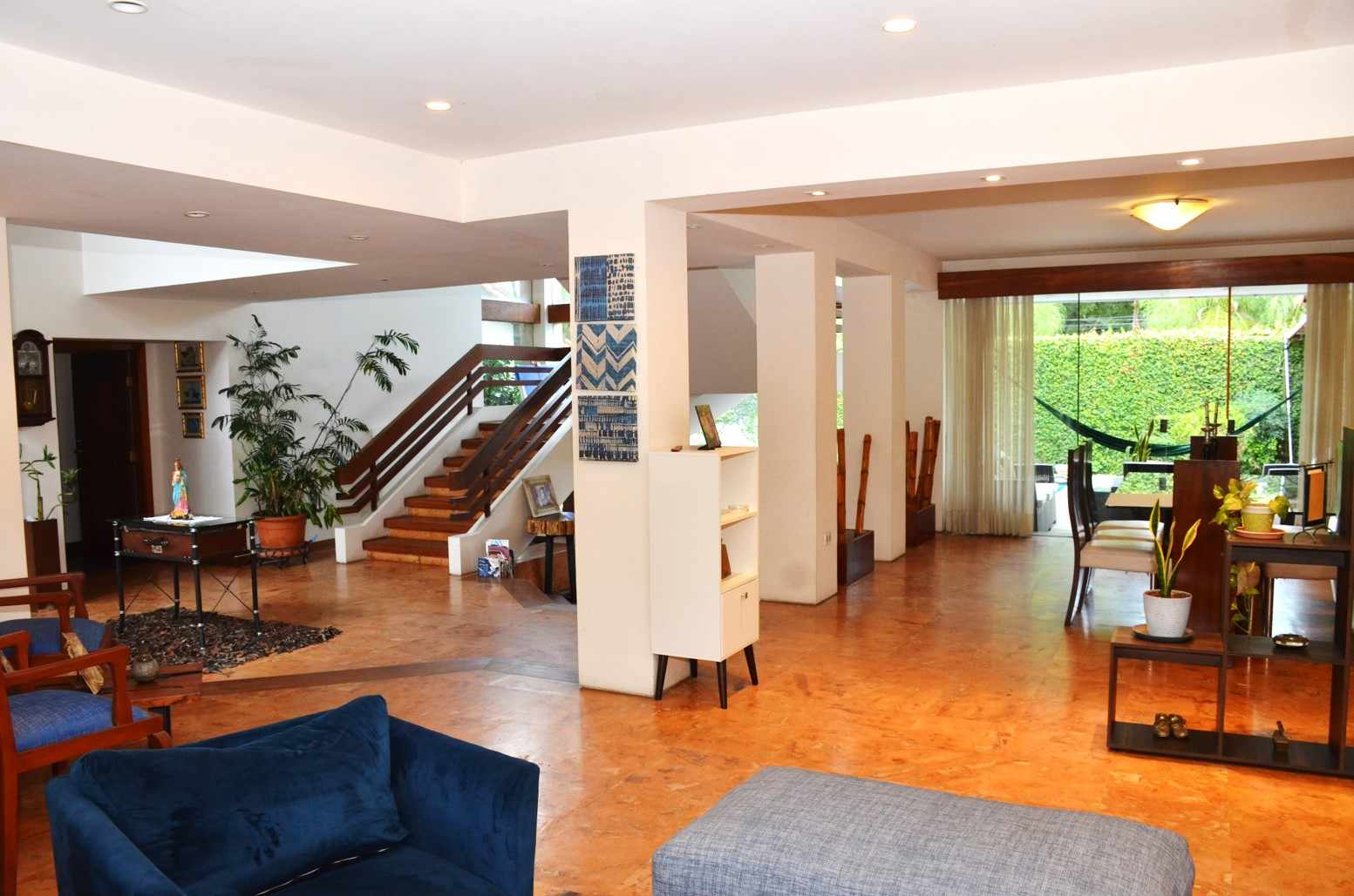 Casa en Entre 2do y 3er anillo Norte en Santa Cruz de la Sierra 5 dormitorios 4 baños 2 parqueos Foto 19