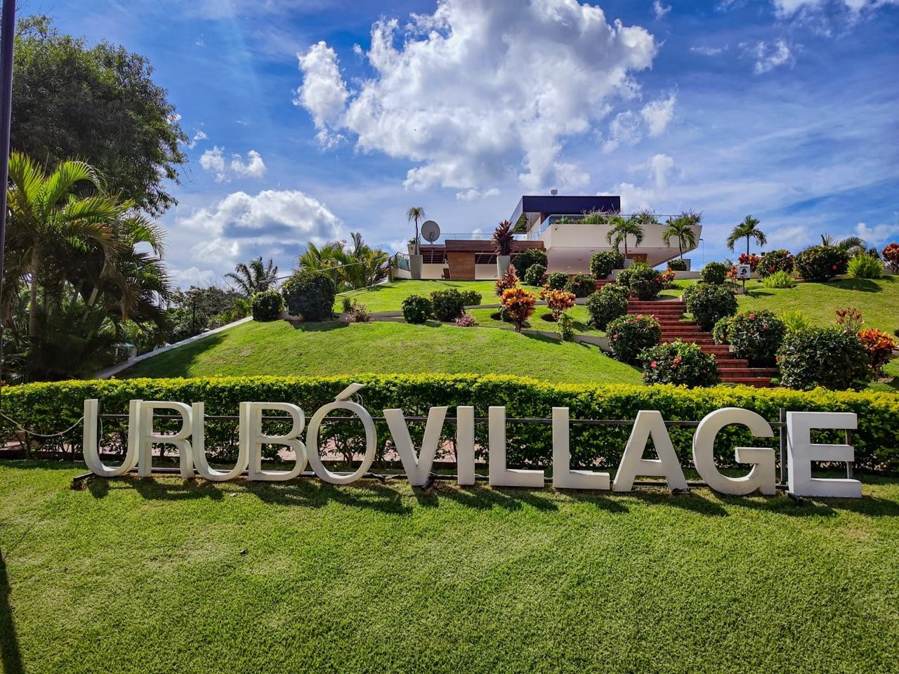Terreno en VentaURUBO VILLAGE, UBICADO EN LA ZONA MÁS EXCLUSIVA DE SANTA CRUZ     Foto 1