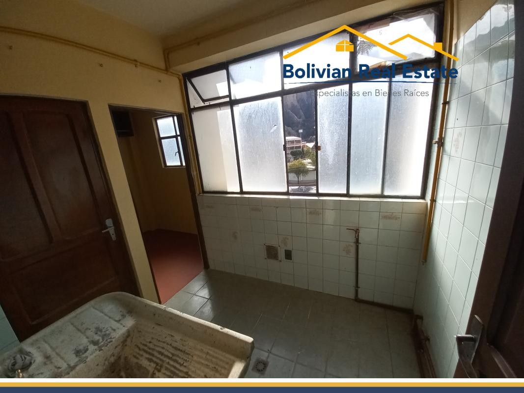 Departamento en AlquilerALQUILER – DEPARTAMENTO CÓMODO Y SOLEADO EN ACHUMANI (CALLE 27, AV. THE STRONGEST) Foto 6