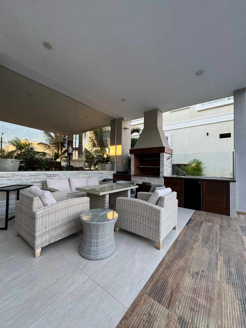 Casa en VentaUrubó 
Condominio Santa Cruz La Vieja 4 dormitorios 5 baños 4 parqueos Foto 4