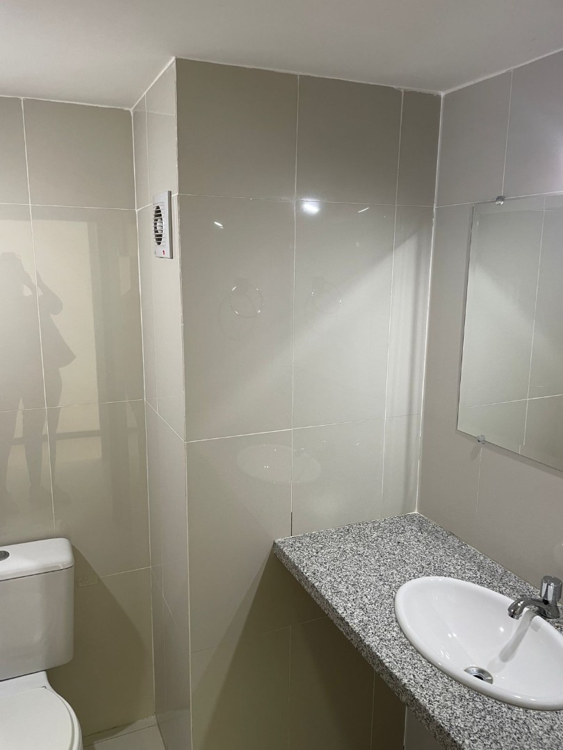 Oficina en Sirari en Santa Cruz de la Sierra 2 dormitorios 2 baños 3 parqueos Foto 4