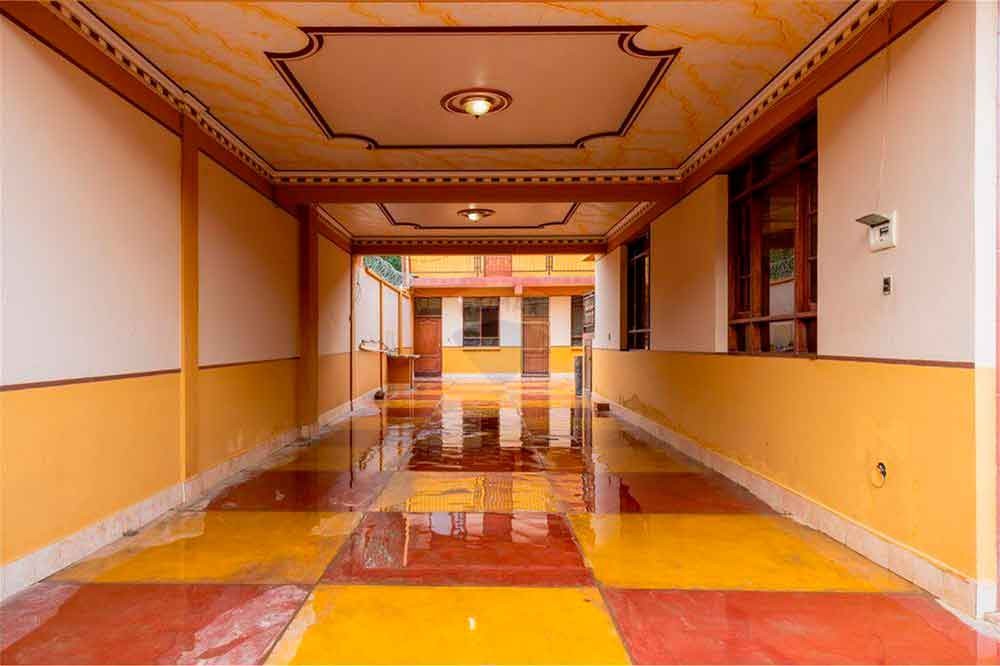 Casa en Sacaba en Cochabamba 12 dormitorios 5 baños 3 parqueos Foto 4