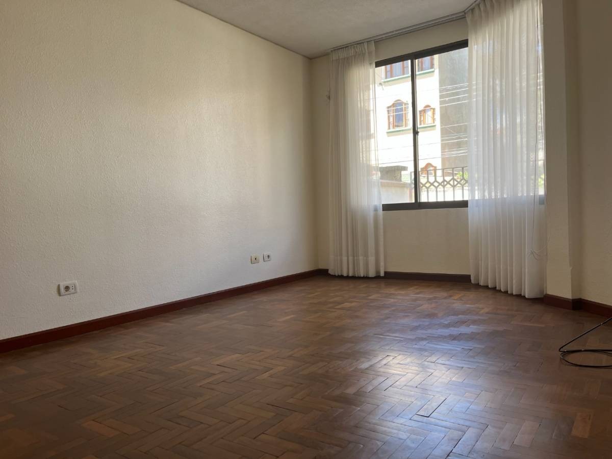 Departamento ACHUMANI, CALLE 20 Foto 7