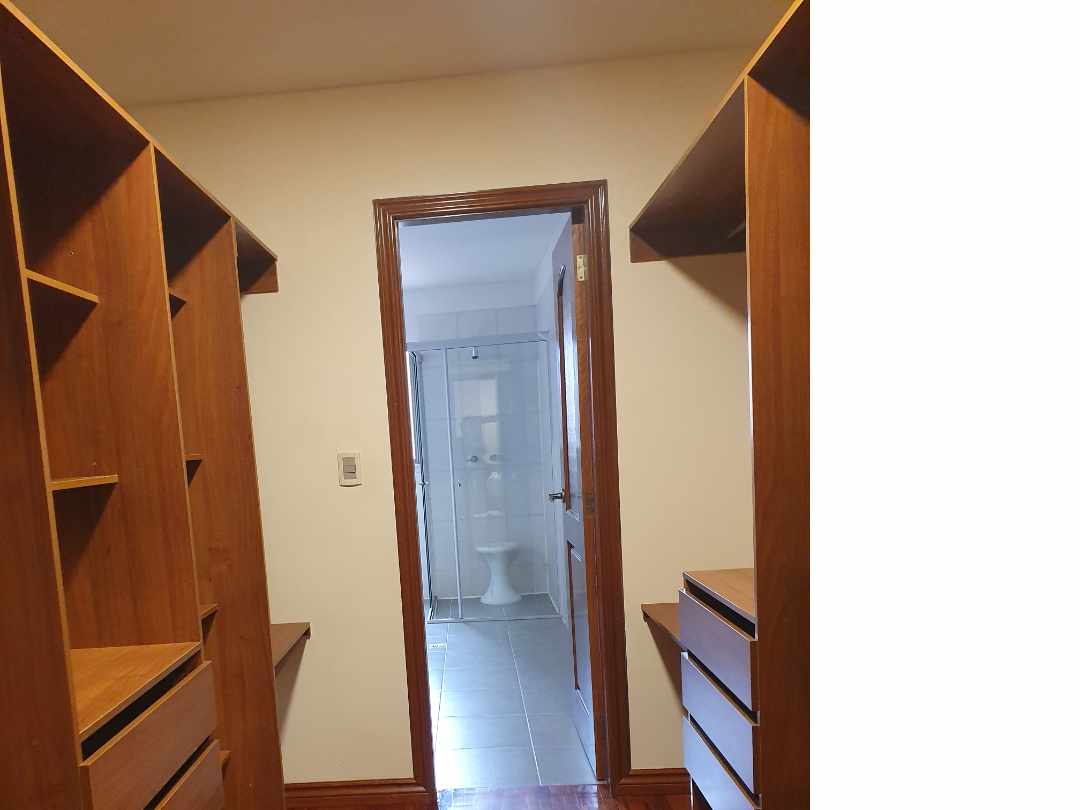 Departamento en AlquilerAchumani 4 dormitorios 5 baños 2 parqueos Foto 19