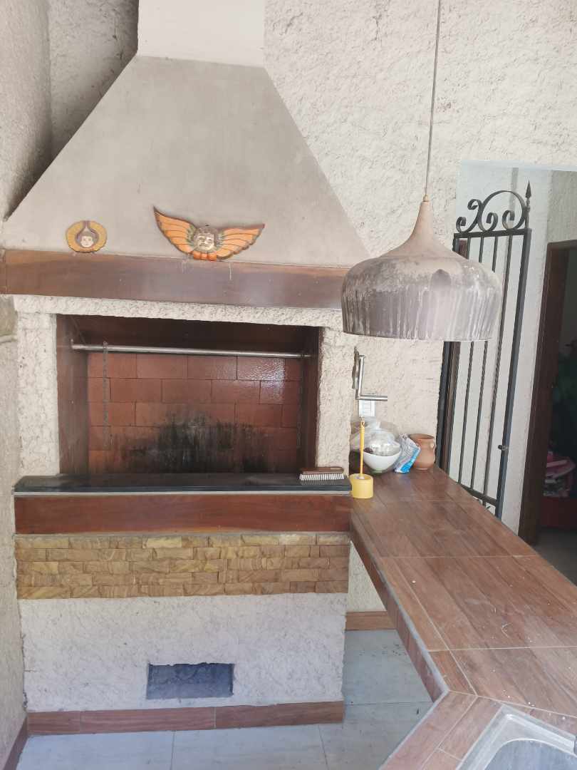Casa en Entre 4to y 5to anillo Oeste en Santa Cruz de la Sierra 4 dormitorios 4 baños 2 parqueos Foto 11