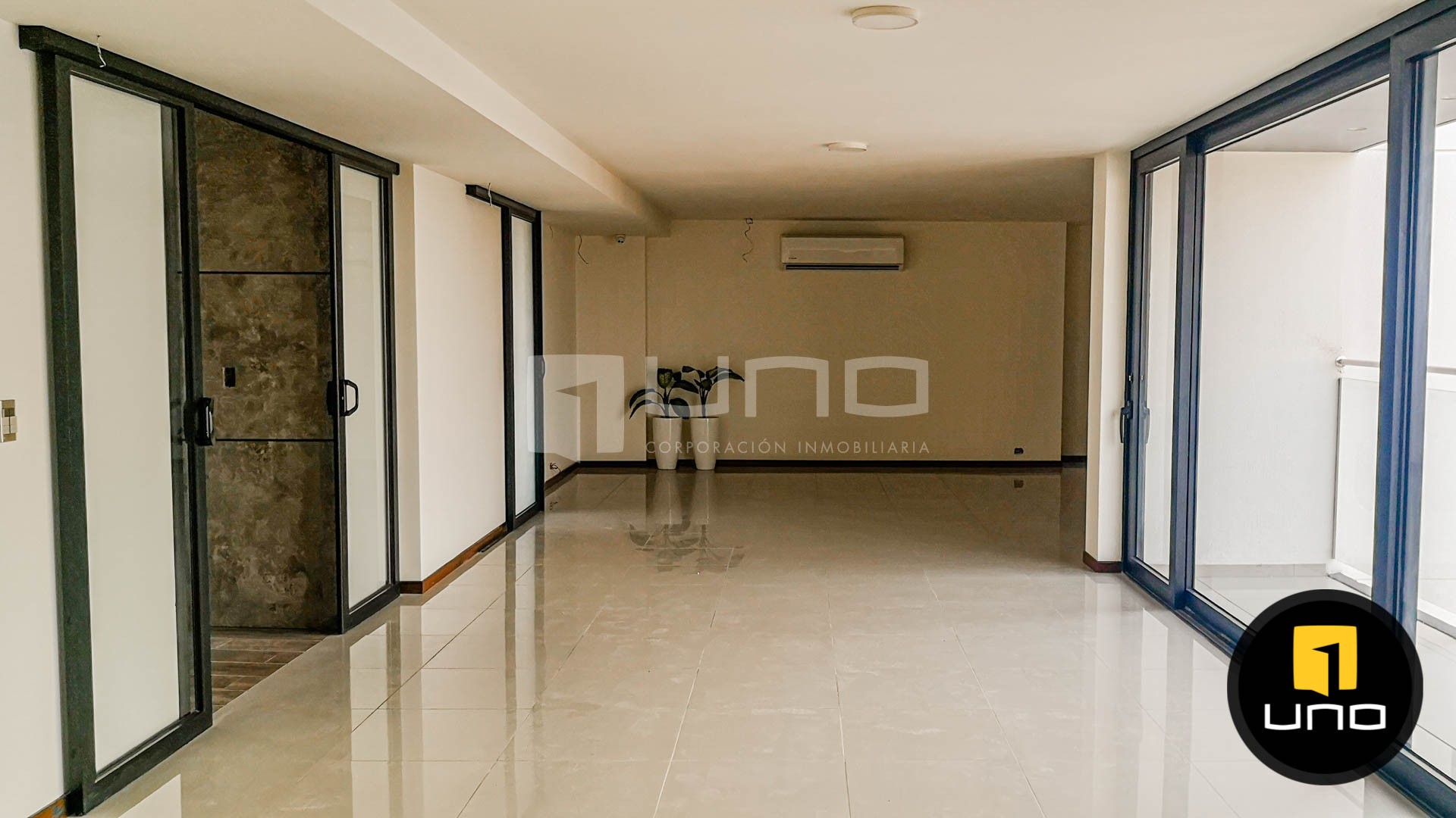 Departamento en Equipetrol en Santa Cruz de la Sierra 1 dormitorios 1 baños 1 parqueos Foto 3