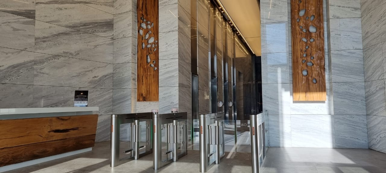 Oficina Edificio MZ 40, Equipetrol Foto 1