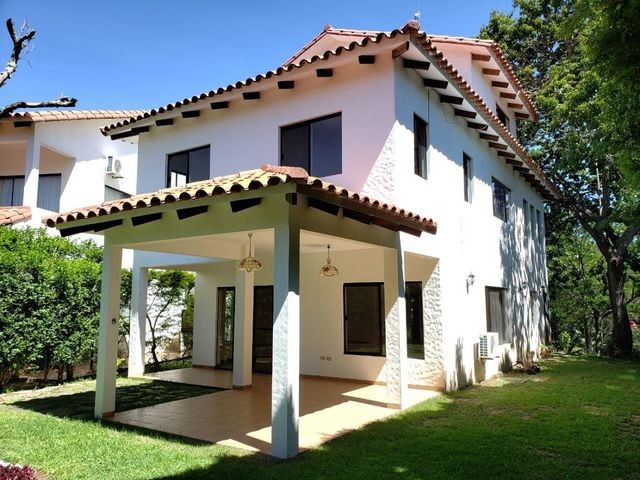 Casa en AlquilerCONDOMINIOP JARDINES DEL URUBO I Foto 2