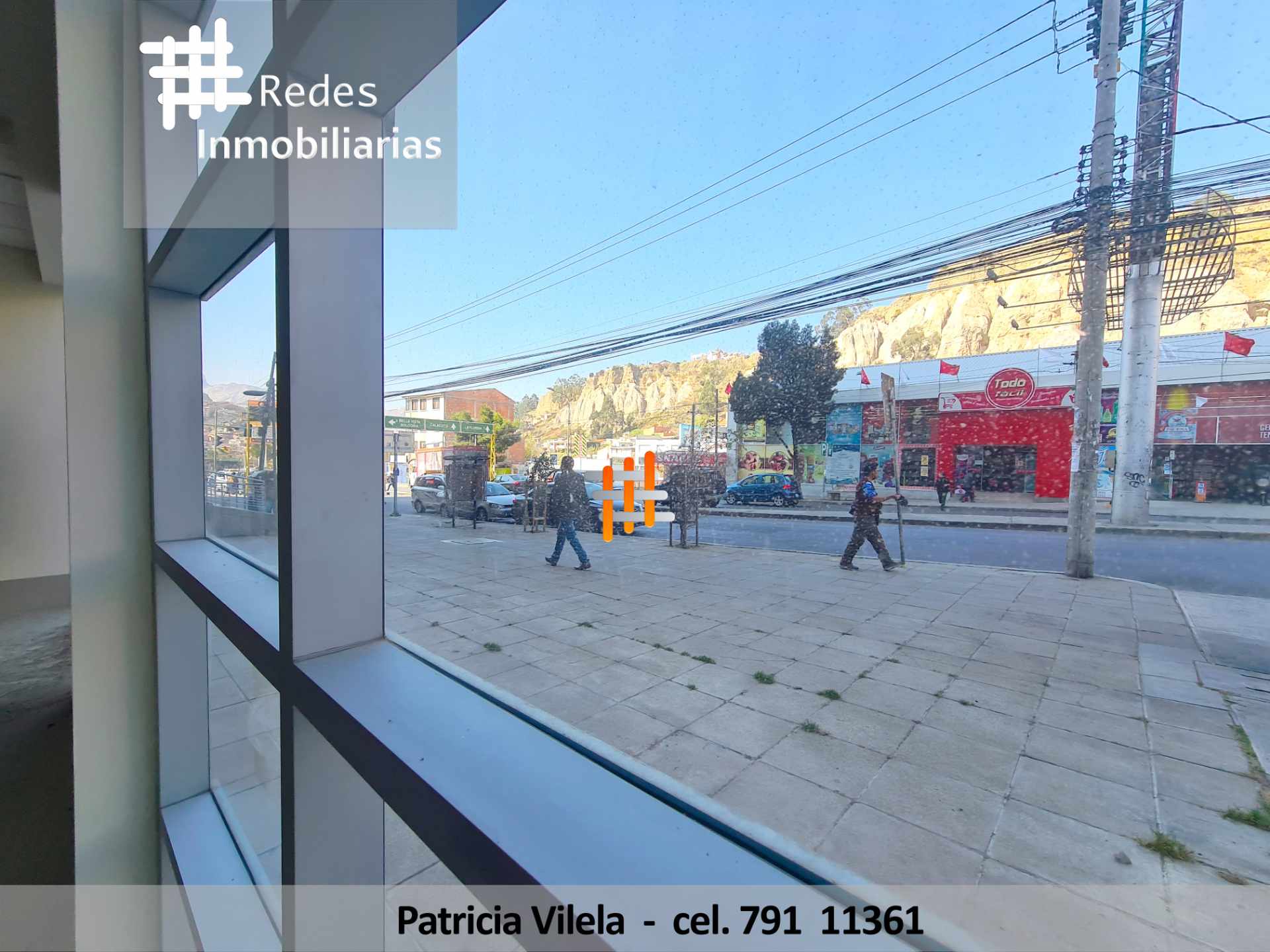 Local comercial en VentaEN VENTA LOCAL COMERCIAL, AV. HERNANDO SILES OBRAJES  2 baños  Foto 5