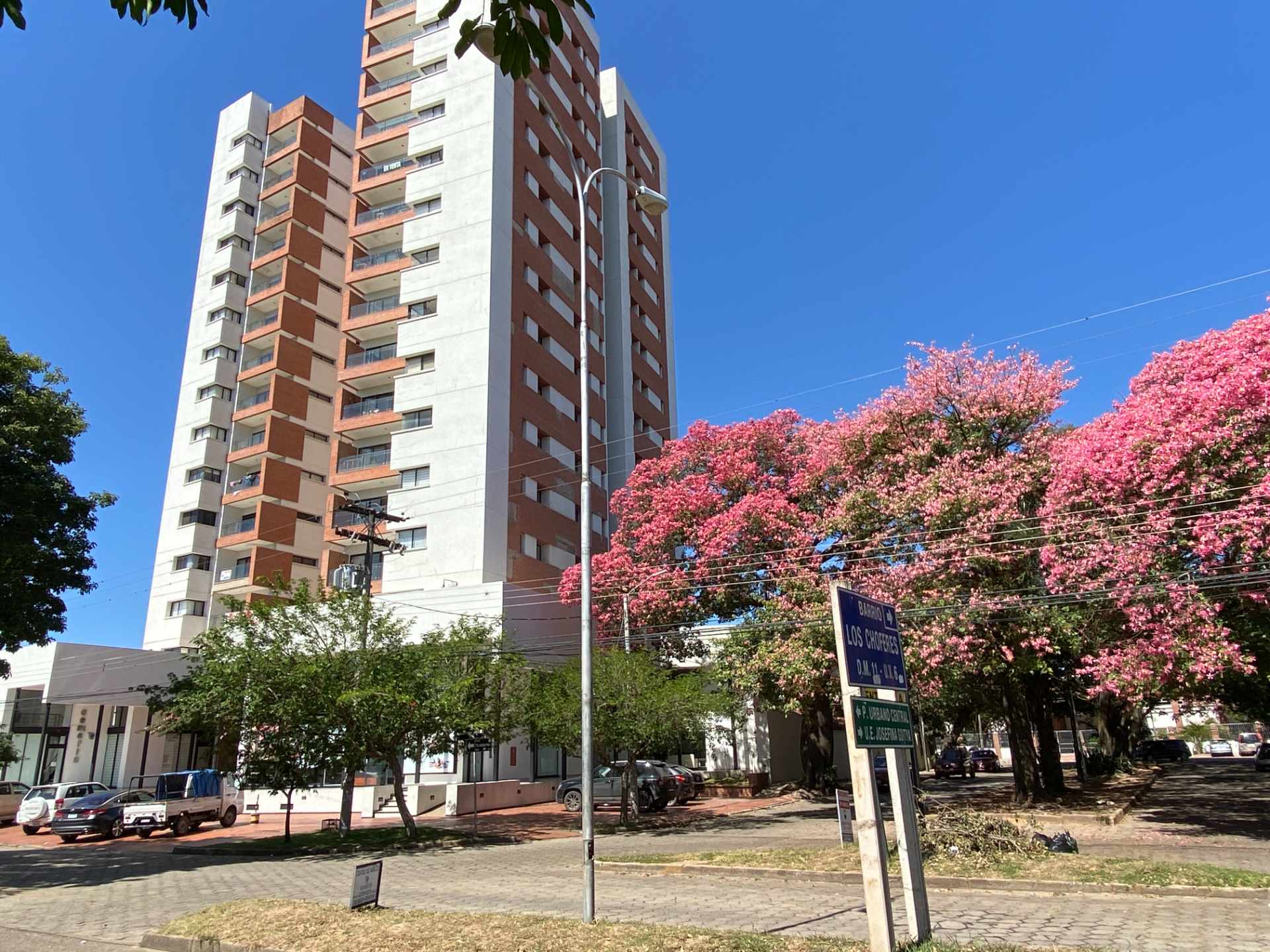 Departamento en Entre 1er y 2do anillo Sur en Santa Cruz de la Sierra 3 dormitorios 2 baños 1 parqueos Foto 6