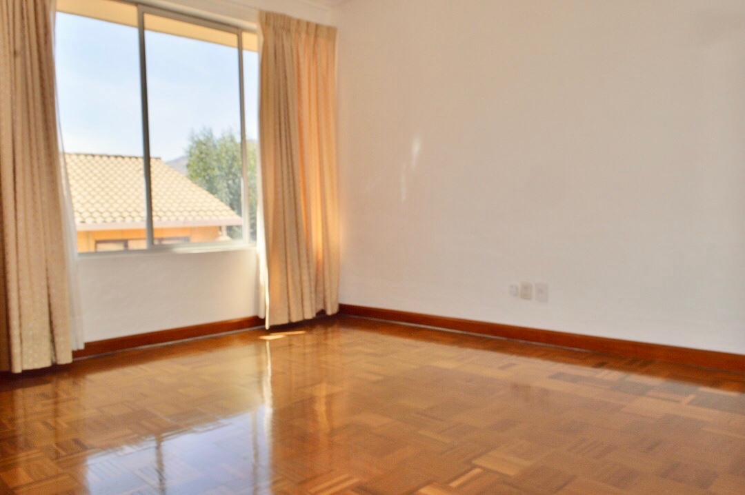 Casa CASA DE 5 DORMITORIOS EN ALQUILER, CALACOTO. PARA VIVIENDA Y OFICINA Foto 18