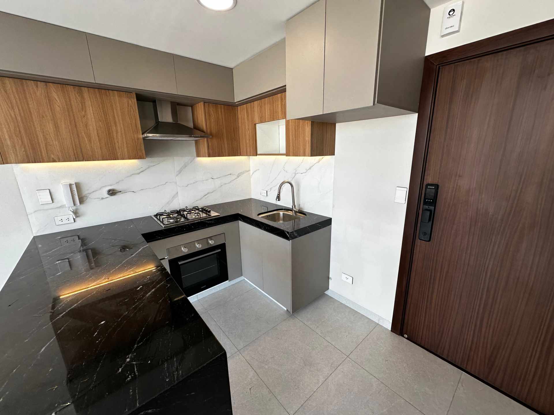 Departamento en Alquiler🏙️ ¡Alquila tu monoambiente a estrenar en Barrio Equipetrol! Foto 3