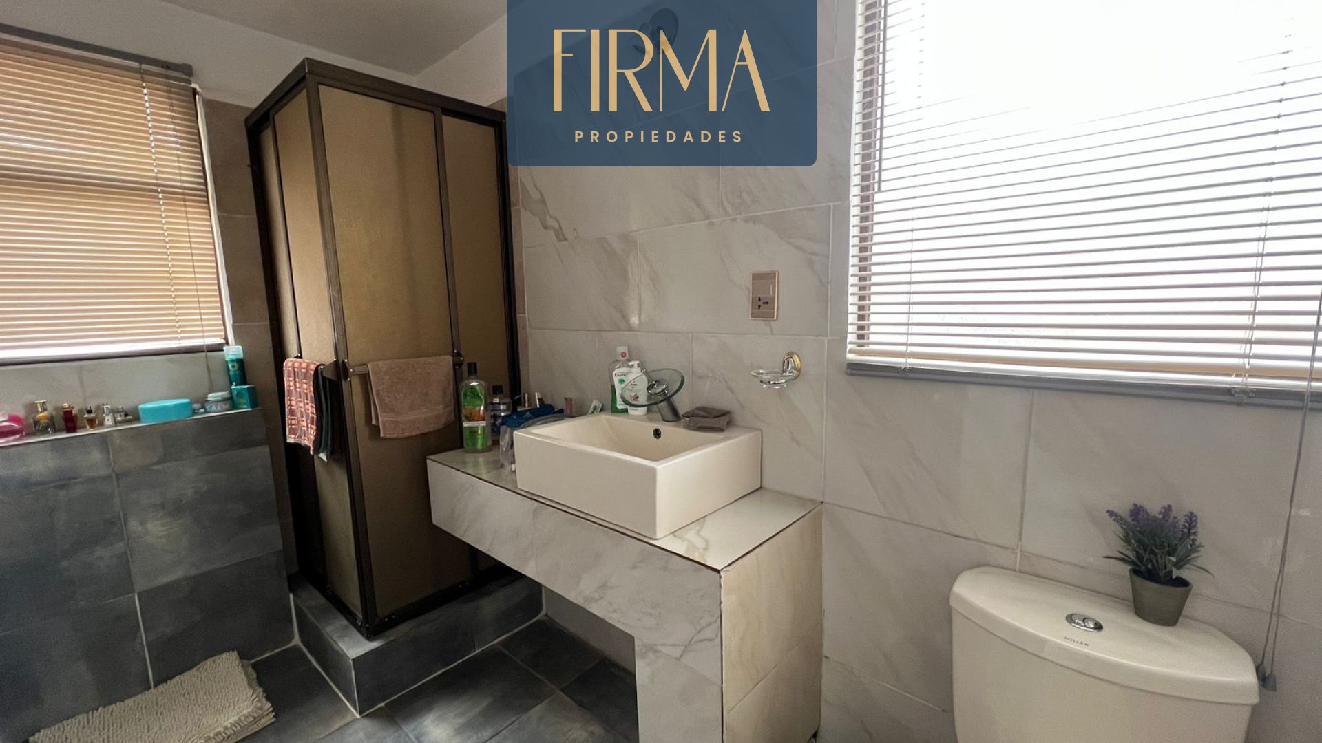 Casa en VentaCOMPRA ESTA CASA EN ALTO IRPAVI 4 dormitorios 6 baños 2 parqueos Foto 11