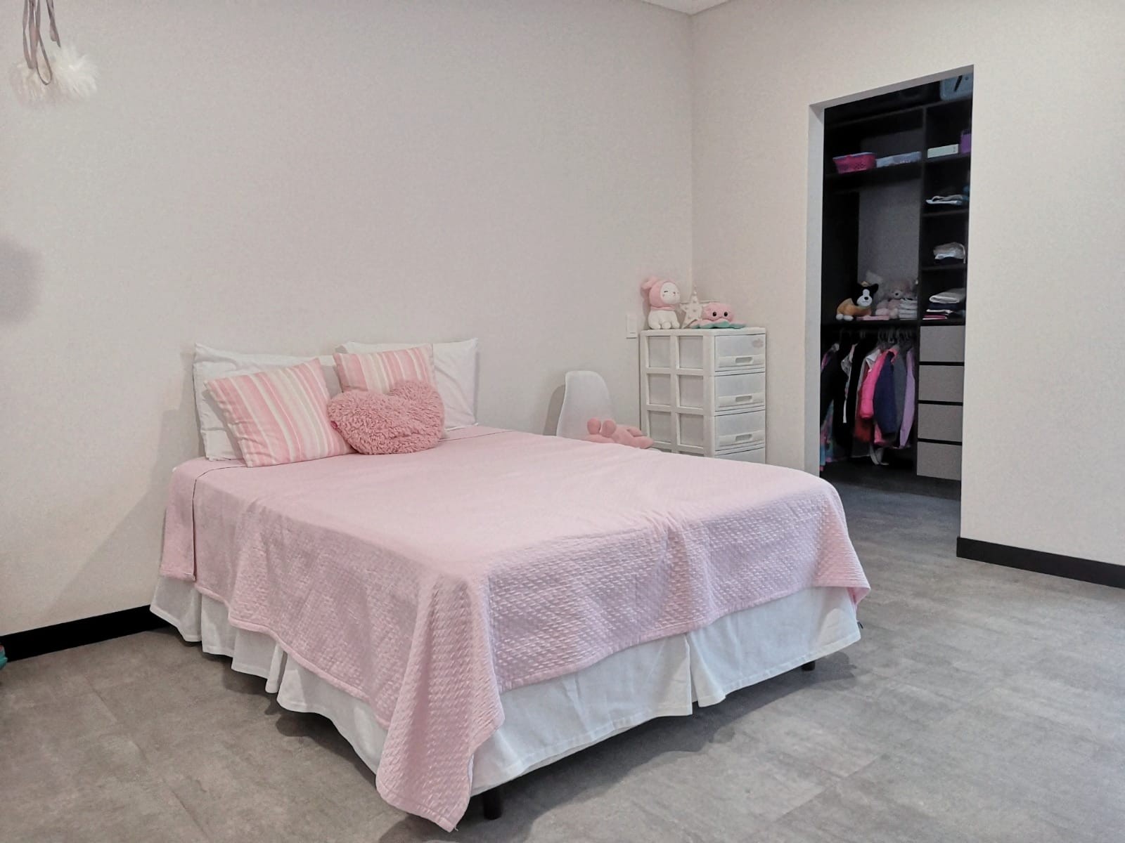 Casa en Urubó en Santa Cruz de la Sierra 4 dormitorios 6 baños 4 parqueos Foto 19