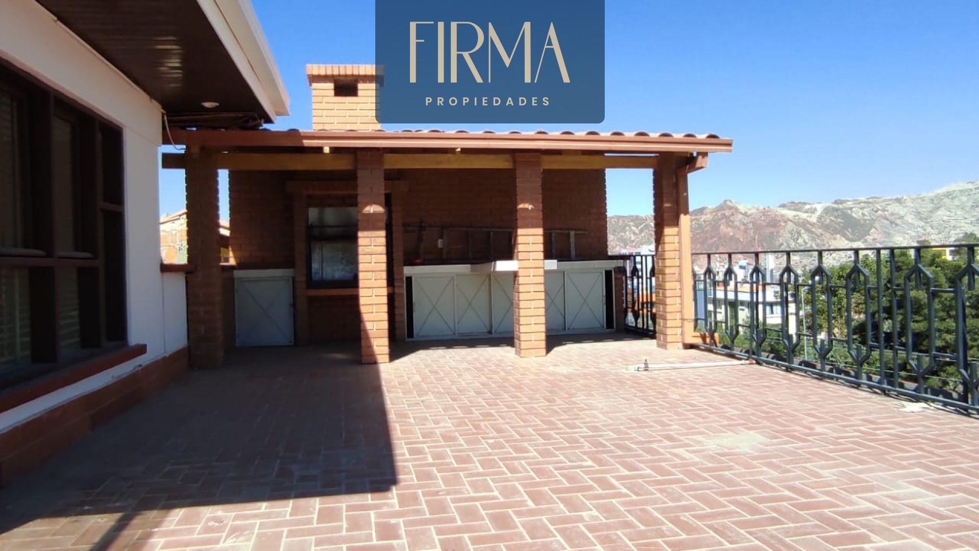 Casa en Achumani en La Paz 4 dormitorios 4 baños 2 parqueos Foto 6