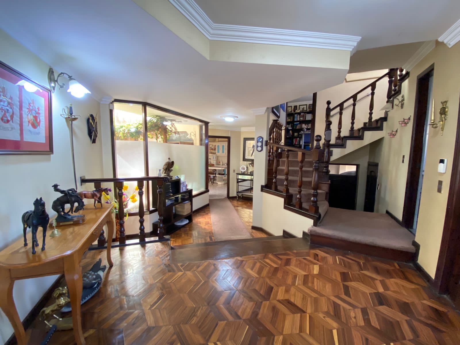 Casa en VentaKoani sobre avenida principal 4 dormitorios 5 baños 4 parqueos Foto 1