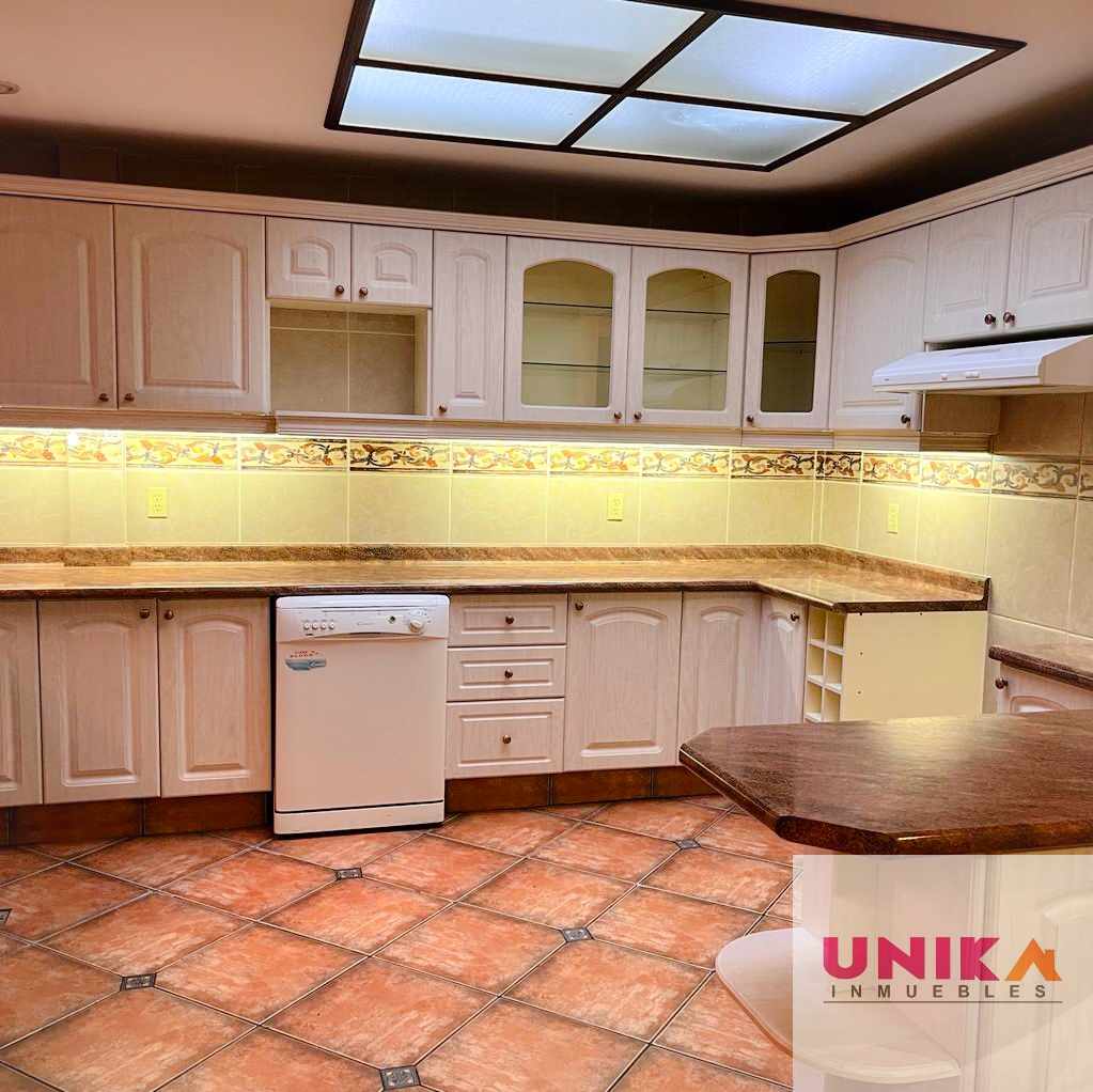 Casa en Alquiler🏡 AMPLIA Y HERMOSA CASA EN ALQUILER, AUQUISAMAÑA.  3 dormitorios 3 baños 3 parqueos Foto 9