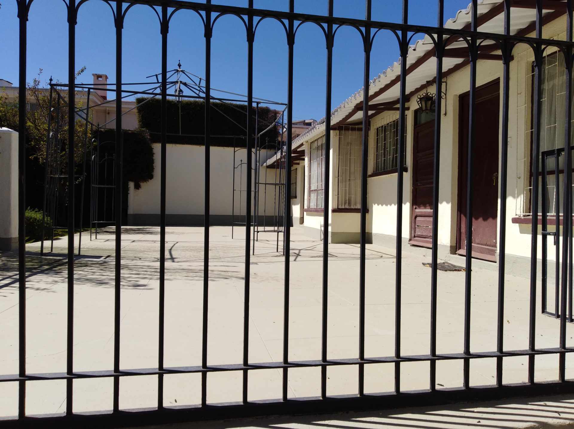 Casa en AlquilerCALACOTO calle 16 a 1/2 cuadra de la Av. Julio C. Patiño.  Foto 30