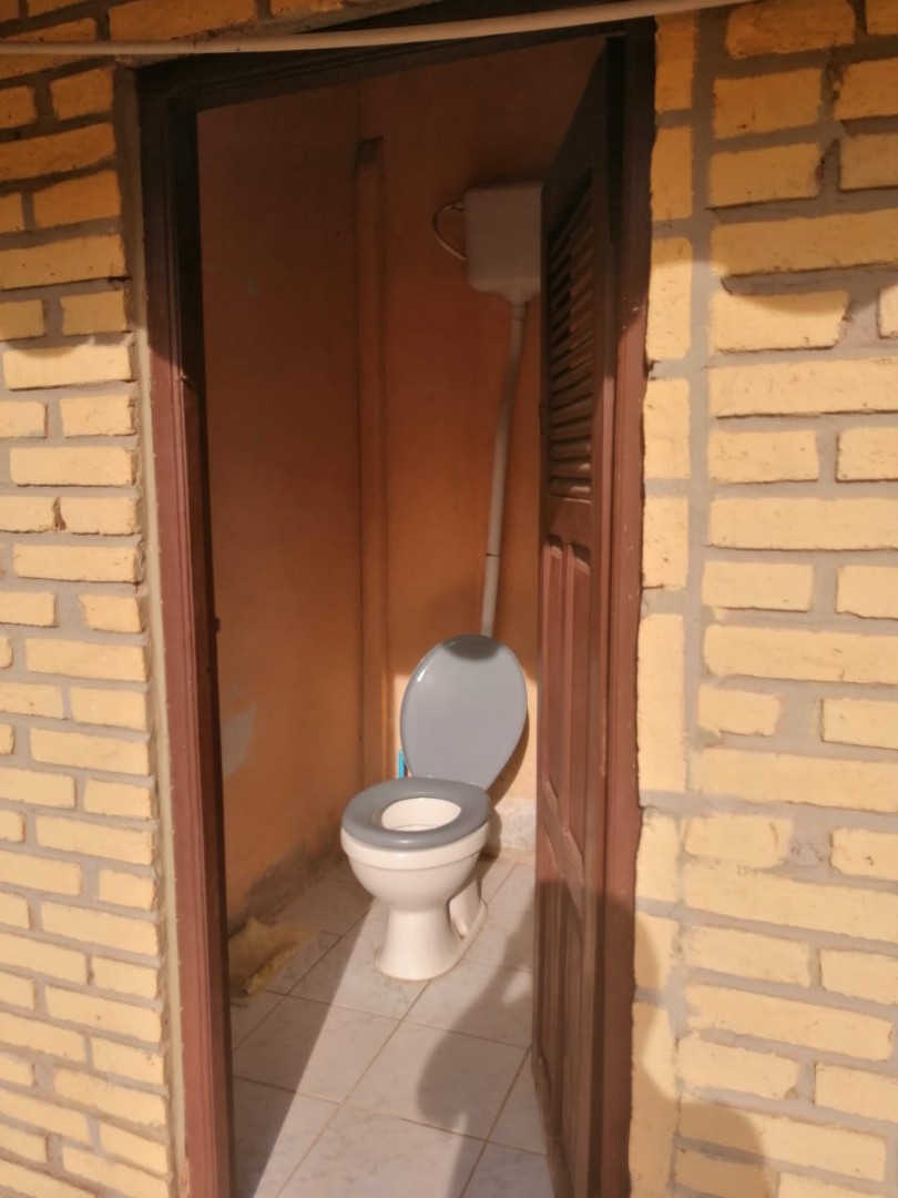 Casa en Entre 5to y 6to anillo Este en Santa Cruz de la Sierra 6 dormitorios 2 baños 4 parqueos Foto 14