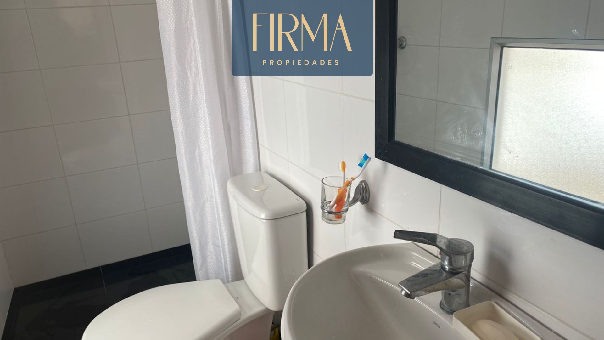 Casa en Achumani en La Paz 4 dormitorios 4 baños 2 parqueos Foto 6