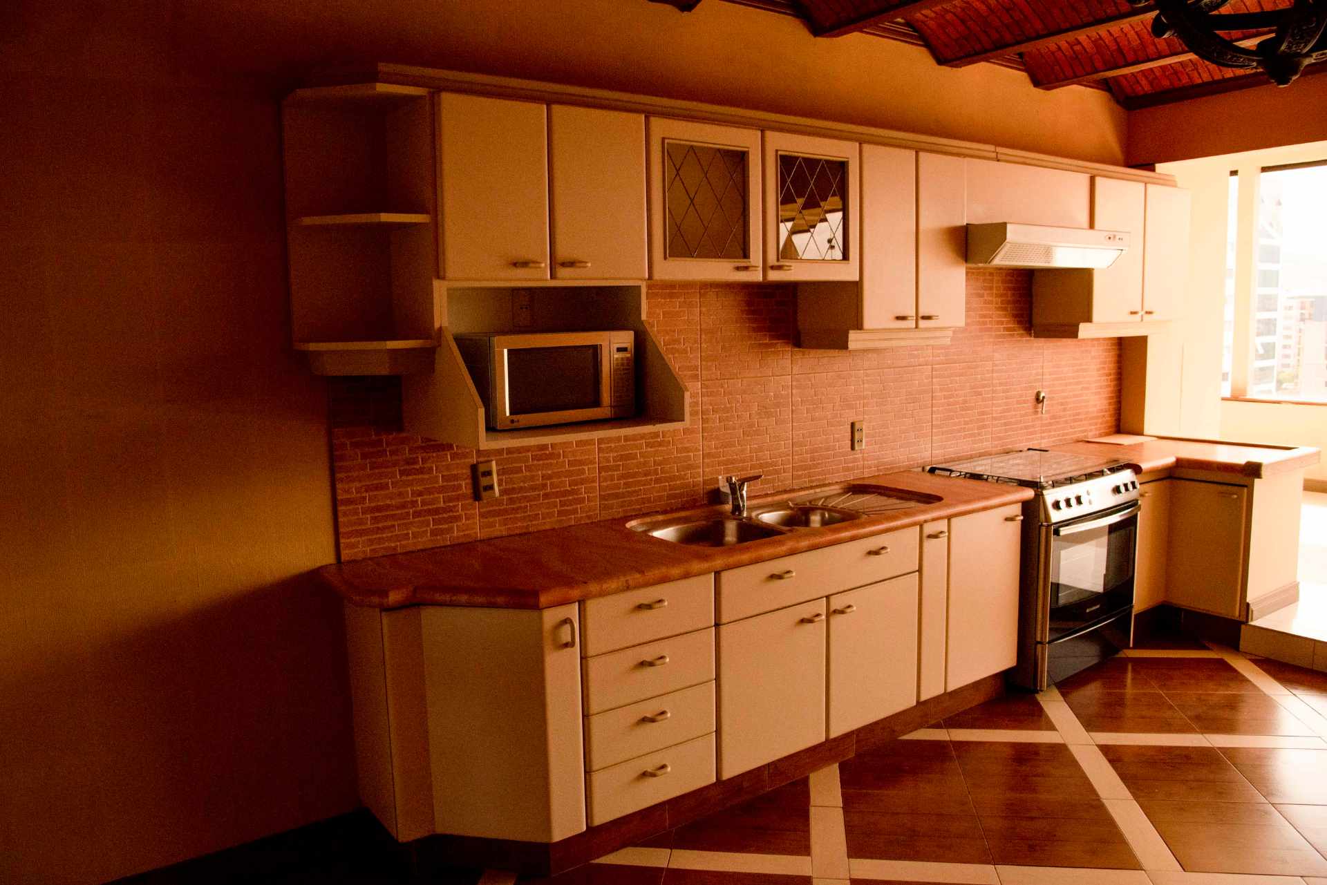 Departamento en Cala Cala en Cochabamba 4 dormitorios 5 baños 1 parqueos Foto 8