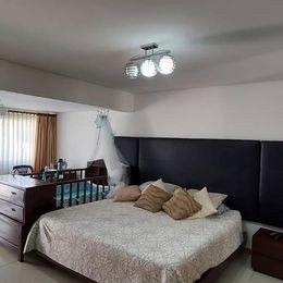 Casa en Entre 6to y 7mo anillo Oeste en Santa Cruz de la Sierra 3 dormitorios 3 baños 2 parqueos Foto 2