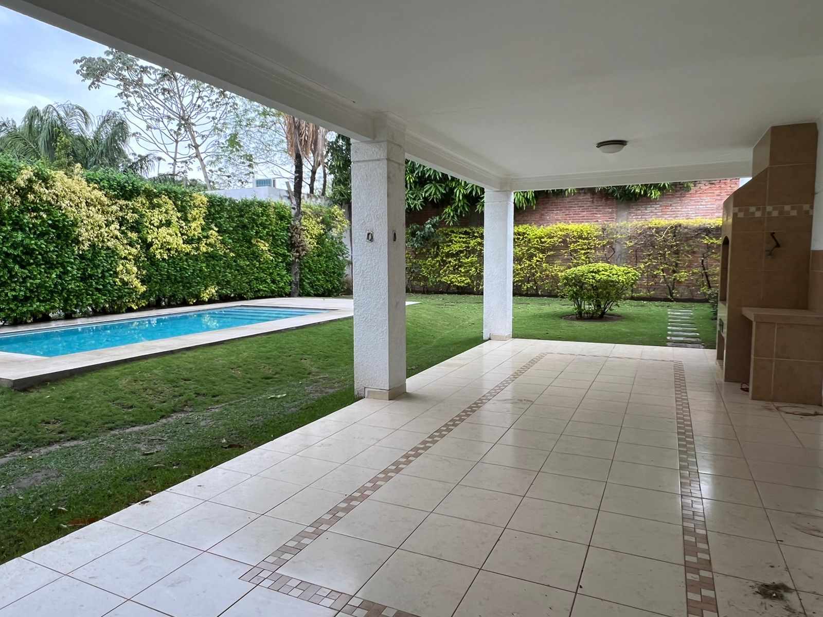 En Alquiler a $us 1,800 Foto 4