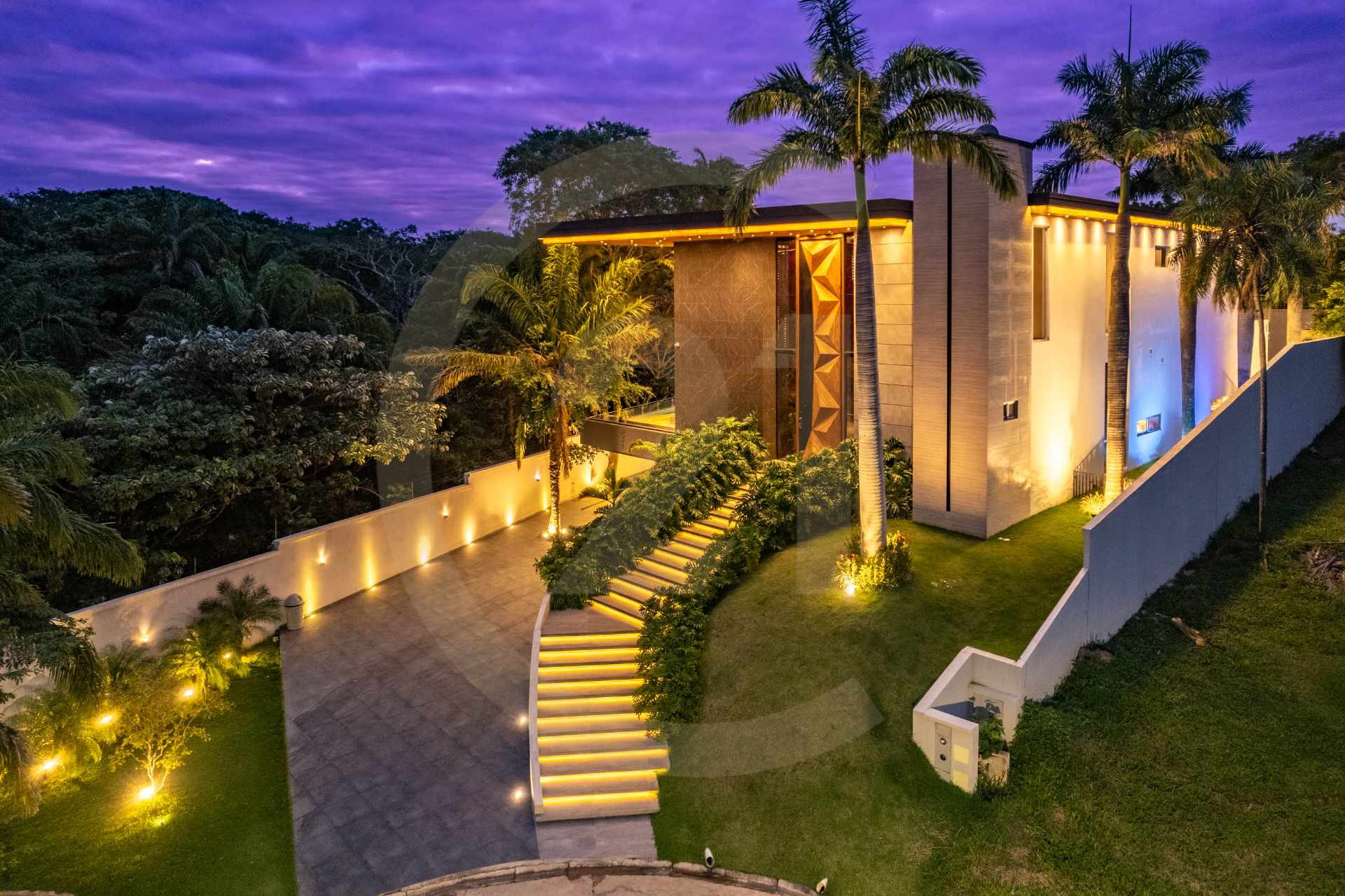 Casa en VentaCondominio Privado La Hacienda del Urubó 7 dormitorios 11 baños 10 parqueos Foto 1