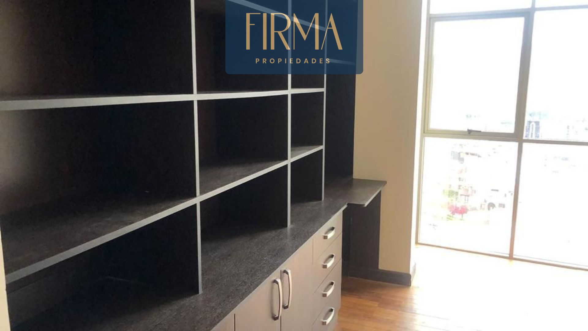 Departamento en VentaCOMPRA ESTE PENTHOUSE EN CALACOTO Foto 2