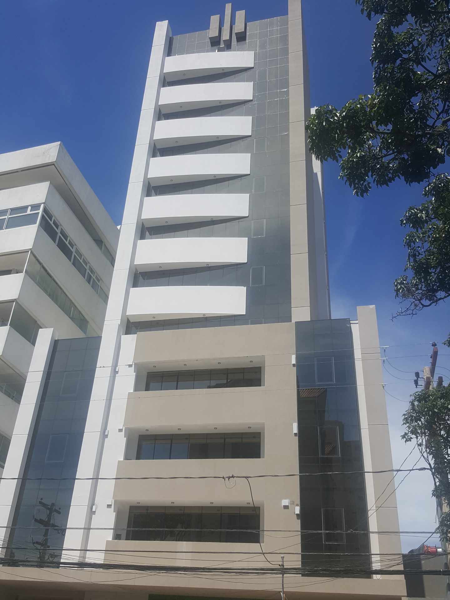 Departamento en VentaEn PLAZA BLACUT  1er y 2do anillo. Entre RENE MORENO y AV. LAS AMERICAS 2 dormitorios 2 baños 1 parqueos Foto 29